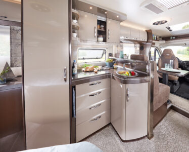 interior_medium motorhome interior kitchen-hobby