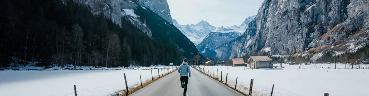 pexels-s-migaj-internal-lifestyle-conceptual-mountain-mood-people-running-active-movement-2000px.jpg