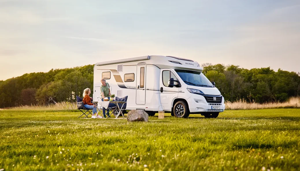 promo-2024_hobby_motorhome_couple_web.png