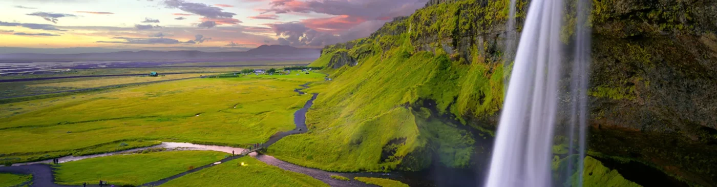 robert-lukeman-unsplash_iceland_waterfall-landscape_nature_web.jpg