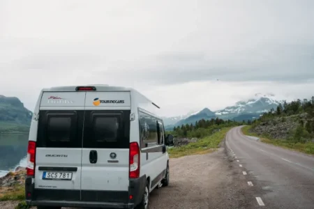 Arctic Ocean Tour with Rental Camper